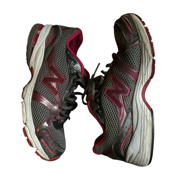 Women's New Balance 577 Running Shoes - Grey & Pink - Picture 2 of 4